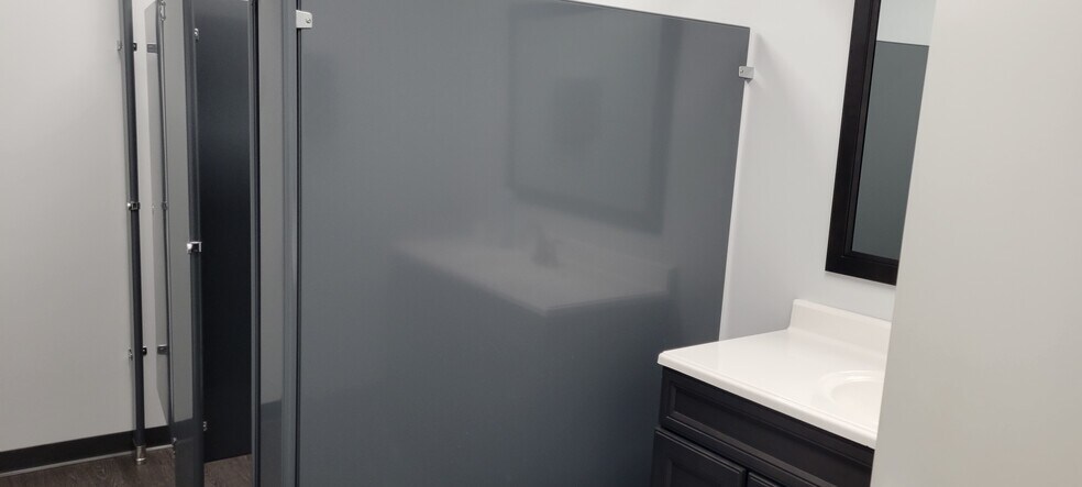 More Photos Of 120 Lambert Lind Hwy, Warwick Storefront Retail Office For Lease