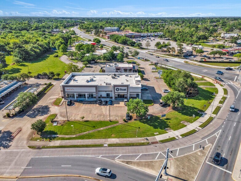 More Photos Of 201 S FM 270, League City Storefront For Lease