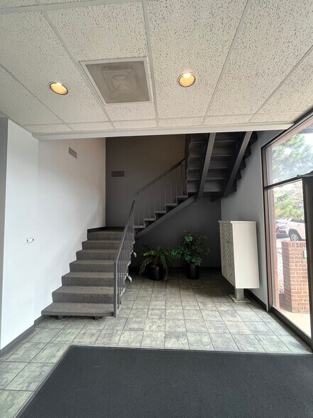More Photos Of 5290 E Yale Cir, Denver Office For Lease