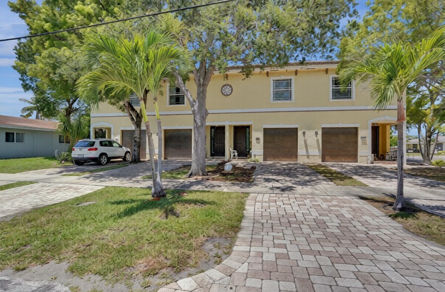 Primary Photo Of 1241 NE 23rd Ave, Pompano Beach Apartments For Sale