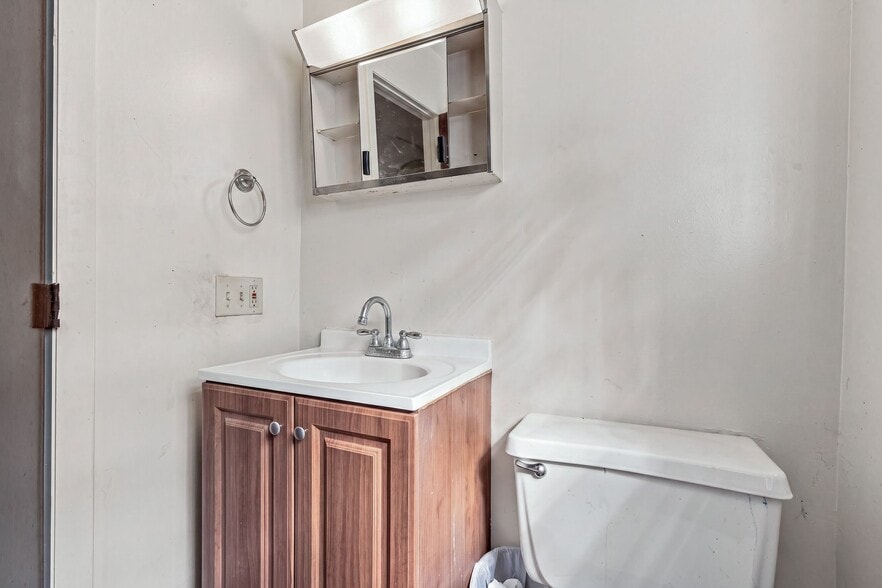 More Photos Of 32 Northeast St, Woonsocket Apartments For Sale