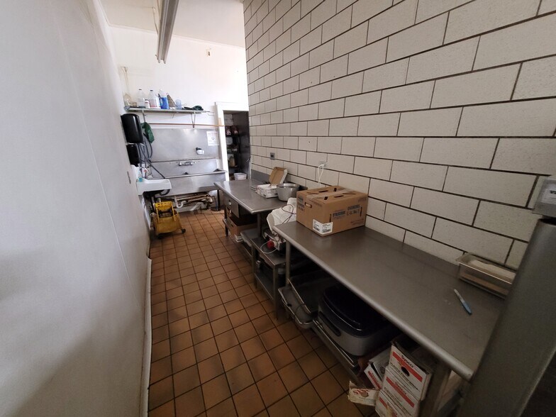 More Photos Of 615 E 3rd St, Kimball Restaurant For Sale