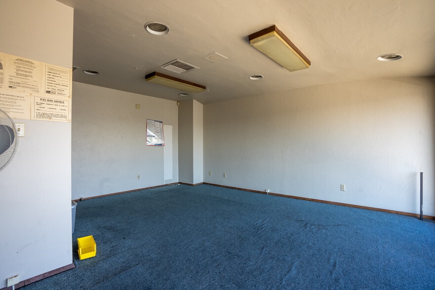 More Photos Of 4946 Florence Ave, Bell Medical For Sale