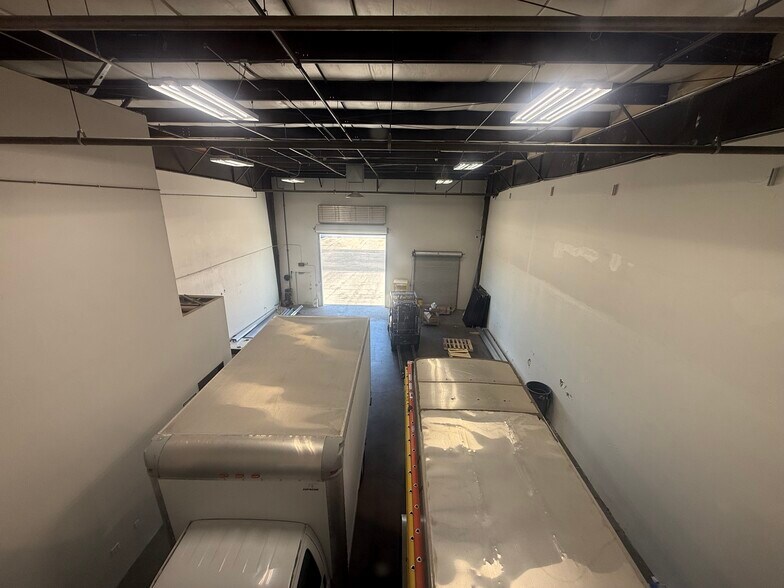 More Photos Of 6320 S Sandhill Rd, Las Vegas Warehouse For Lease