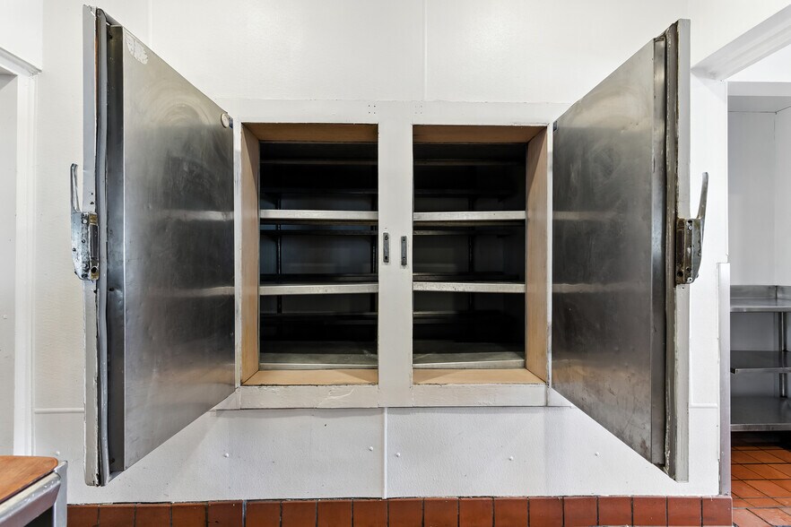 More Photos Of 4355 Sonoma Blvd, Vallejo Restaurant For Lease