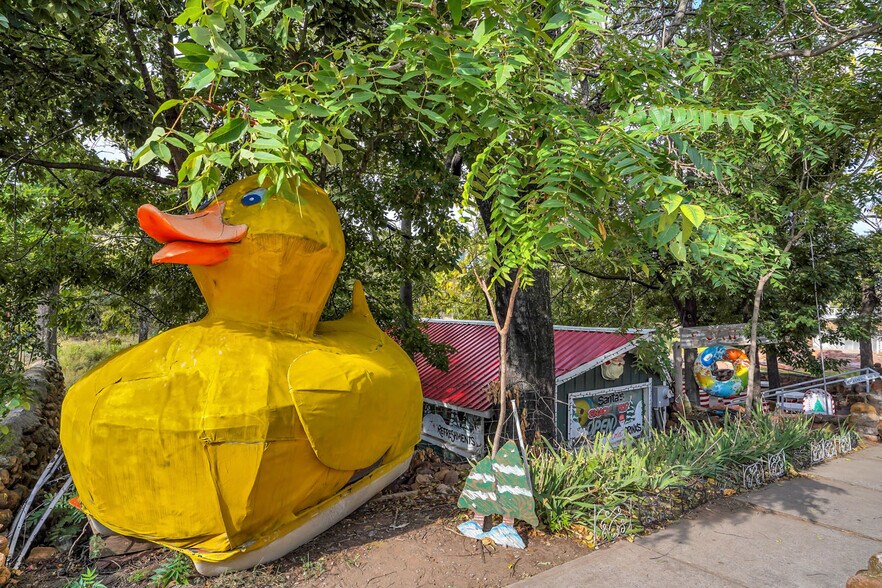 More Photos Of 140 E Lake Dr, Medicine Park Restaurant For Sale