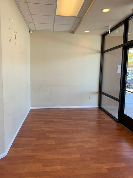 More Photos Of 1371 W Warm Springs Rd, Henderson Unknown For Lease