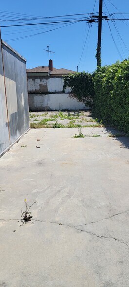 More Photos Of 2400 W Florence Ave, Los Angeles Land For Sale