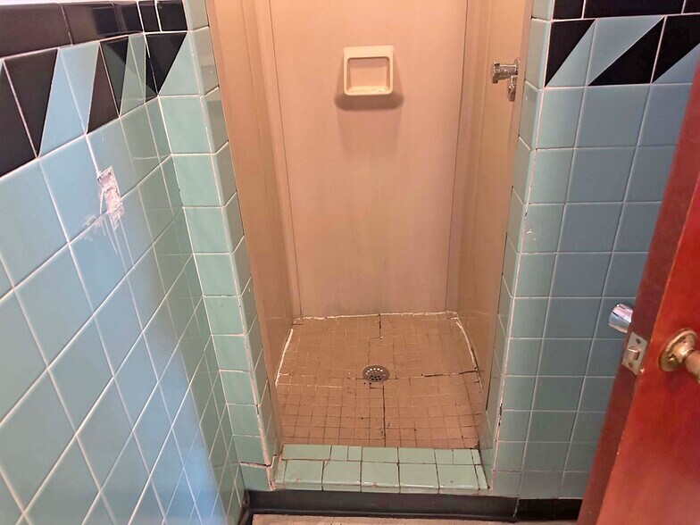 More Photos Of 982 W Center St, Sheppton Bar For Sale