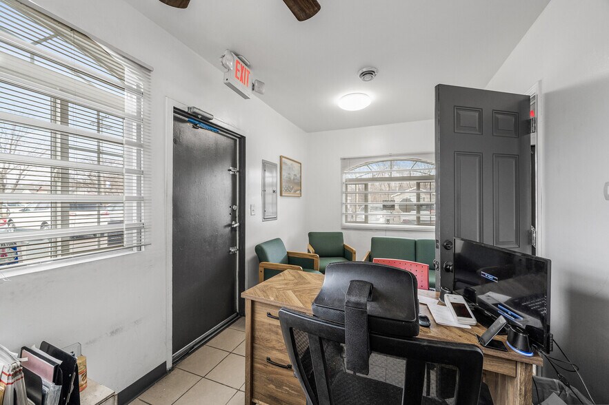 More Photos Of 370 W Maryland Ave, Saint Paul Auto Dealership For Sale