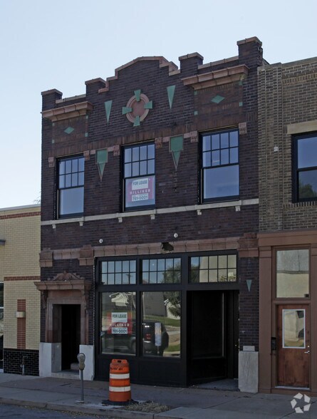 More Photos Of 5874 Delmar Blvd, Saint Louis Storefront Retail Residential For Sale