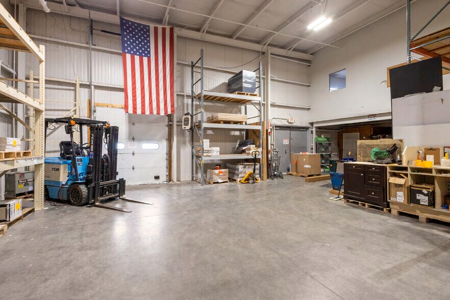 More Photos Of 10 Highland Ave, Seekonk Freestanding For Sale