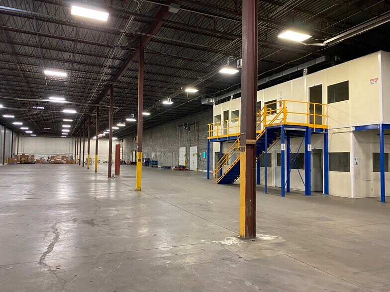 More Photos Of 1140 Gervais Ave, Maplewood Warehouse For Lease