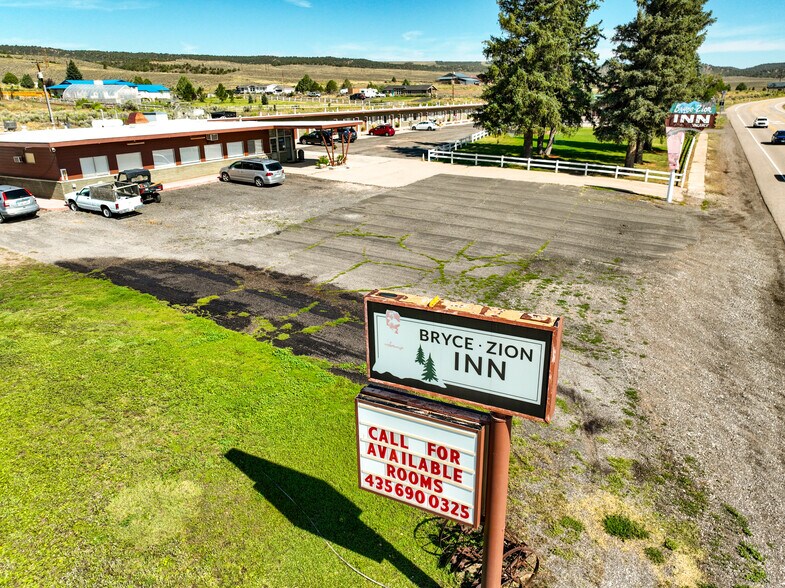 More Photos Of 227 N Hwy 89, Hatch Hotel For Sale