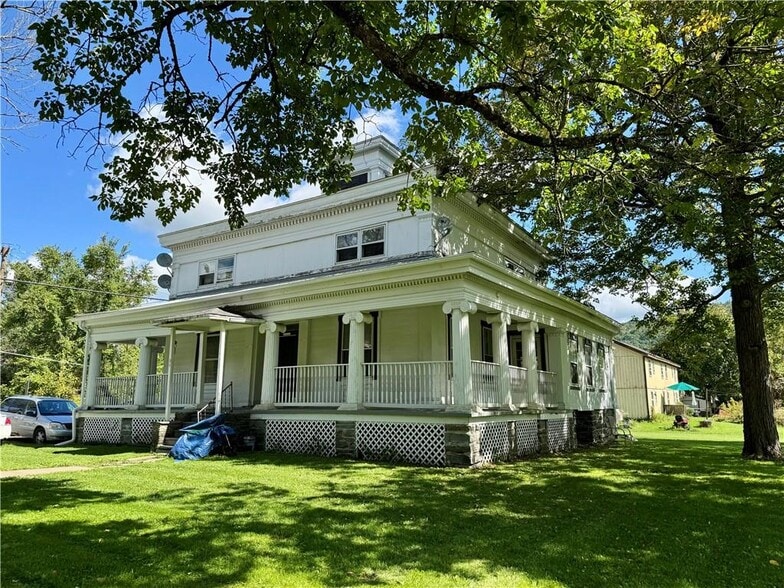 Primary Photo Of 94 Main St, Laurens Apartments For Sale