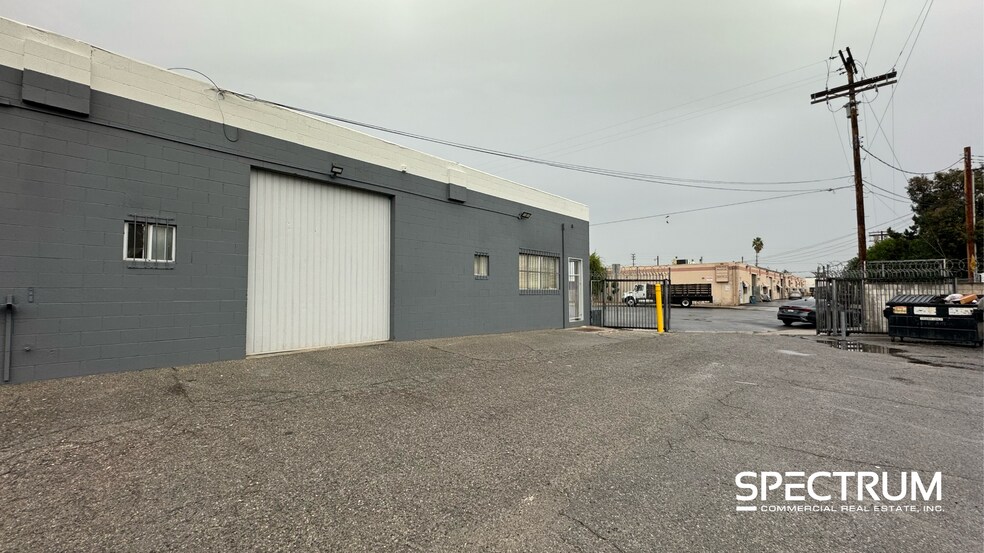 More Photos Of 7631 Alabama Ave, Canoga Park Warehouse For Lease