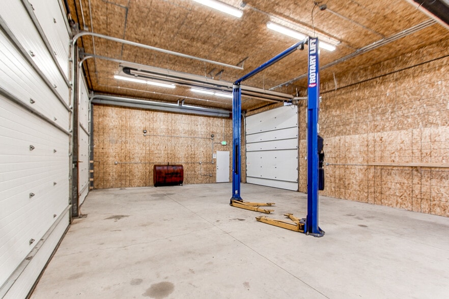 More Photos Of 655 7th Ave, Deer Trail Warehouse For Sale