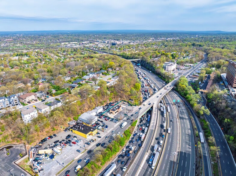 More Photos Of 2215 State Route 4, Fort Lee Freestanding For Lease