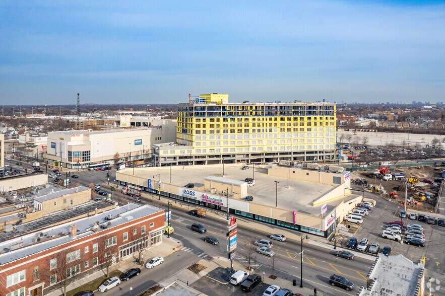 More Photos Of 3970-3982 N Milwaukee Ave, Chicago Unknown For Lease