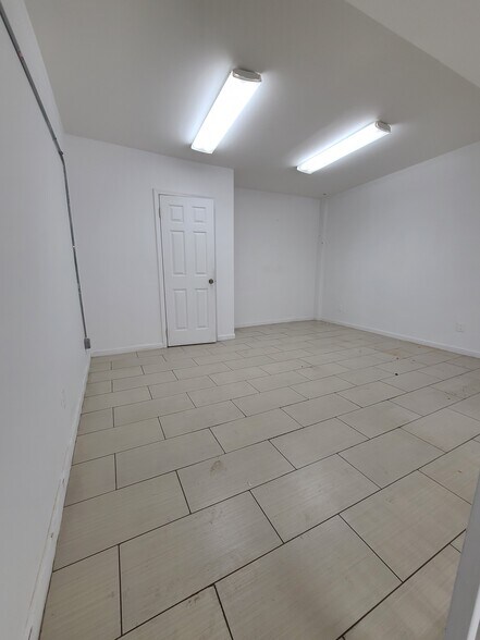 More Photos Of 6827 Fresh Meadow Ln, Fresh Meadows General Retail For Lease