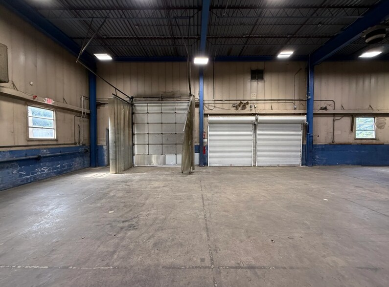 More Photos Of 8 Minneakoning Rd, Flemington Warehouse For Sale