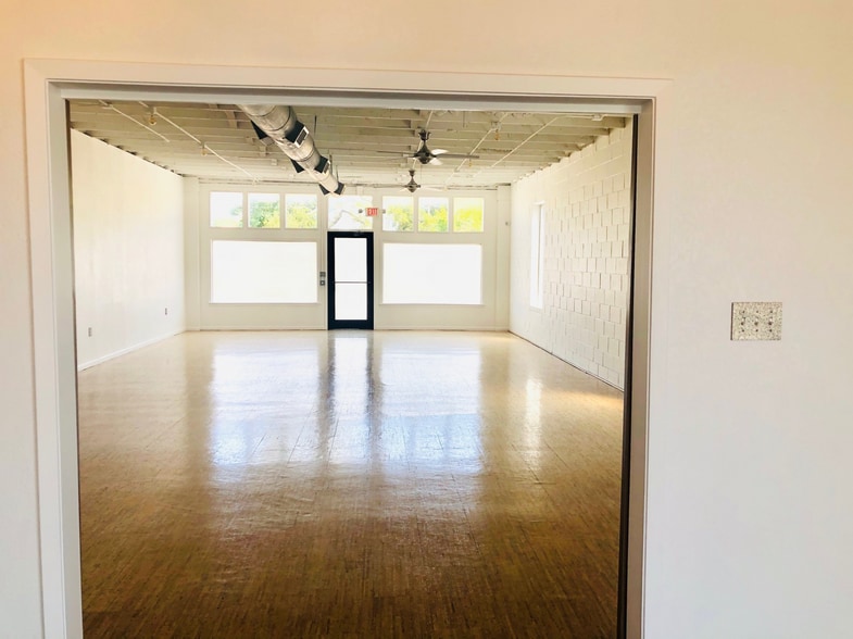 More Photos Of 620 S Jennings Ave, Fort Worth Storefront Retail Office For Lease