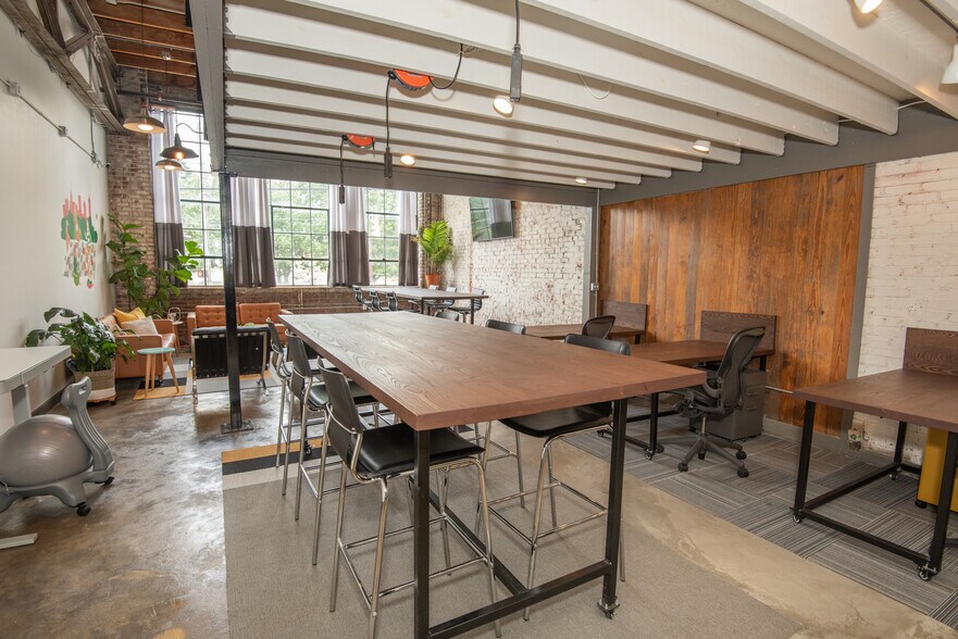 More Photos Of 887 W Marietta St NW, Atlanta Loft Creative Space For Lease