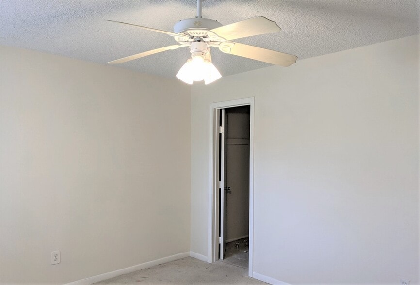 More Photos Of 704 E 22nd St, Houston Apartments For Sale