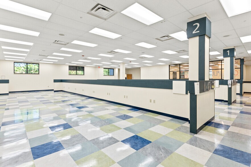 More Photos Of 264 Gorham Rd, South Portland General Retail For Lease