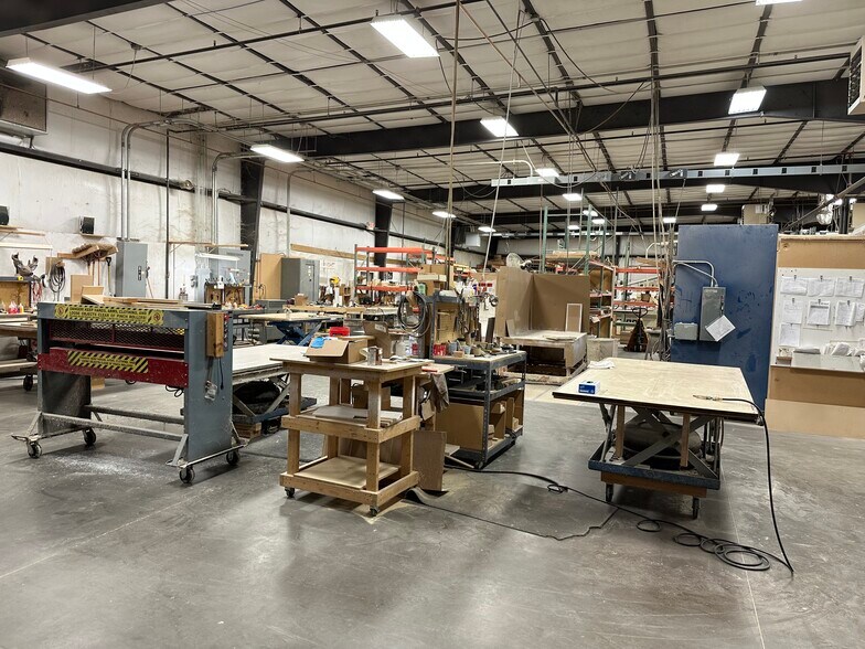 More Photos Of 1005 16th Ave S, Princeton Manufacturing For Sale