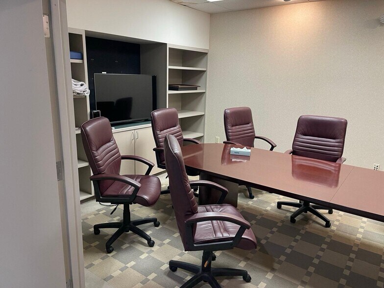 More Photos Of 401 Commerce Dr, Fort Washington Medical For Lease