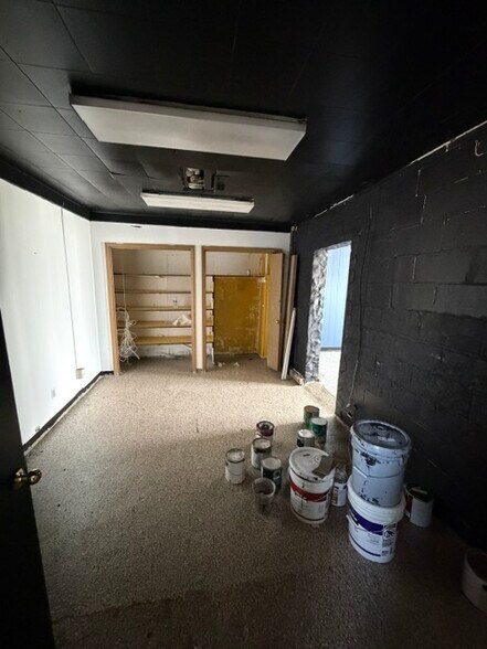 More Photos Of 41 Lyon Ave, Kansas City Freestanding For Lease
