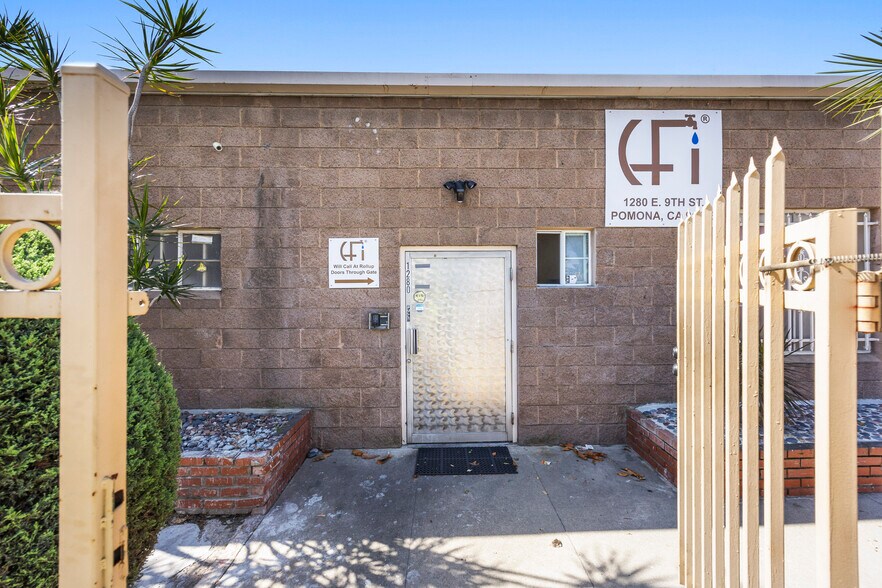 More Photos Of 1260-1280 E 9th St, Pomona Manufacturing For Sale