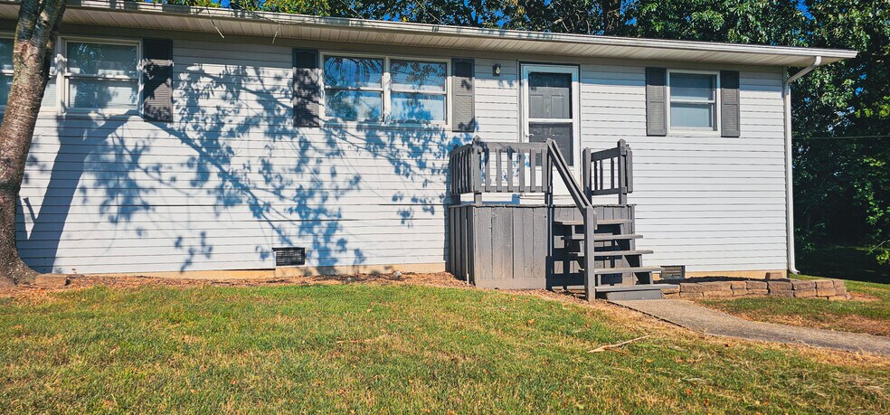 More Photos Of 1801 Ridgewood Dr, Murray Specialty For Sale