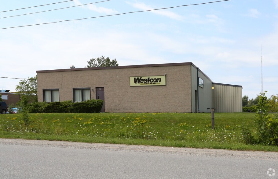 More Photos Of 11 Massey Rd, Guelph Flex For Sale