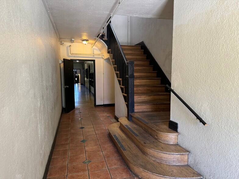 More Photos Of 233 N Kenmore Ave, Los Angeles Apartments For Sale