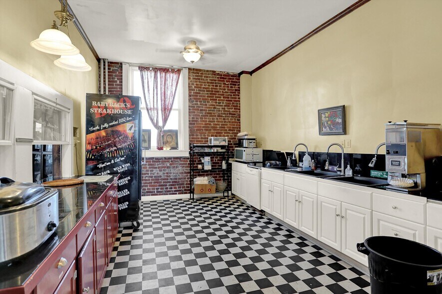 More Photos Of 111 S Walnut St, Edinburgh Theater Concert Hall For Sale