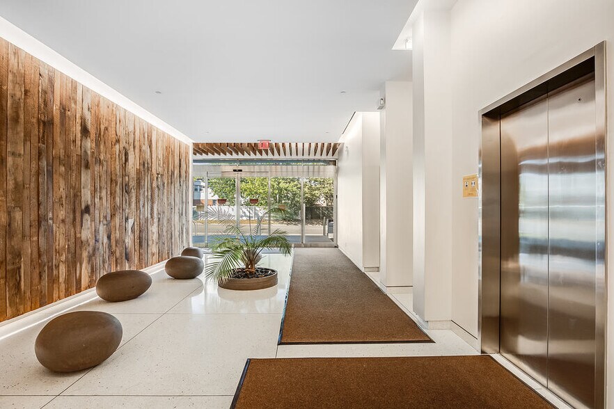 More Photos Of 1975 Linden Blvd, Elmont Medical For Lease