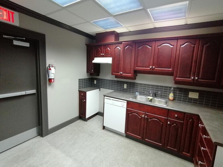 More Photos Of 6660 Graybar Rd, Richmond Warehouse For Sale