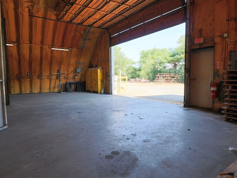 More Photos Of 2946 State Highway V, Matthews Warehouse For Sale