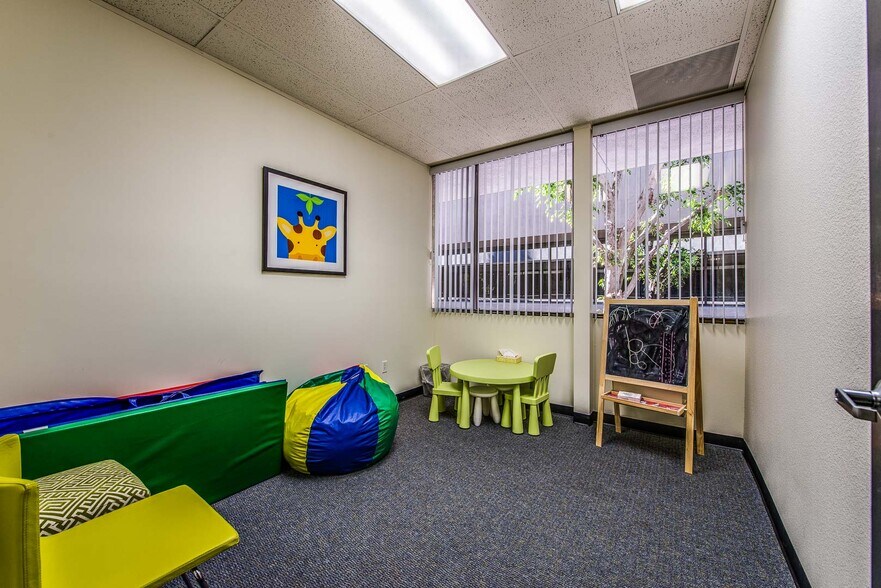 More Photos Of 1301 E Orangewood Ave, Anaheim Office For Sale