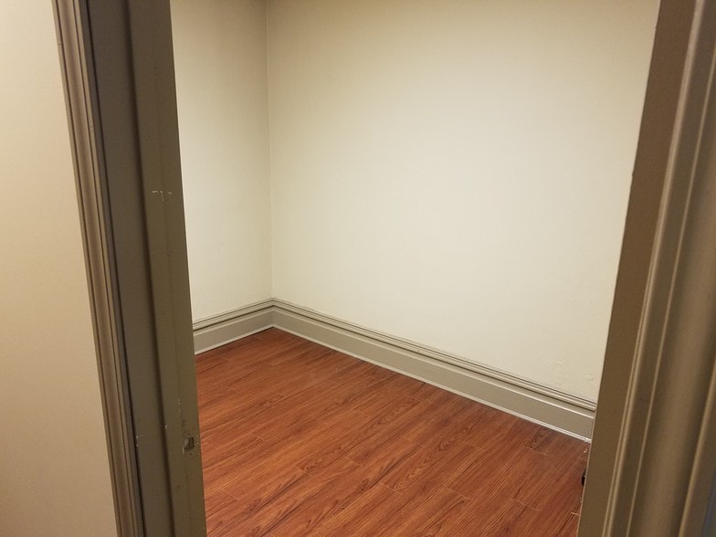 More Photos Of 115 W Jefferson St, Butler Apartments For Sale