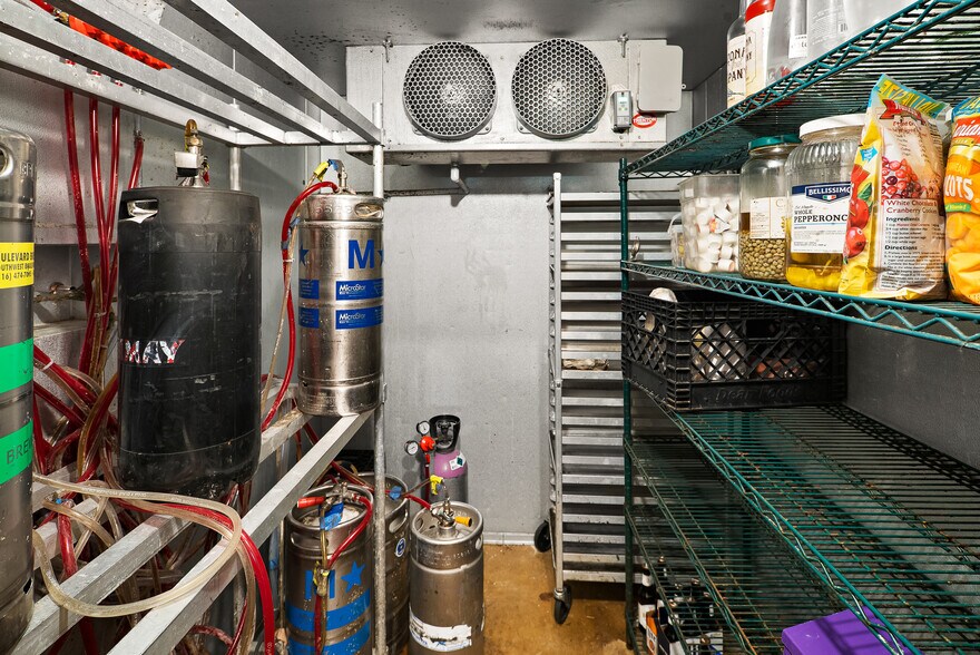 More Photos Of 102 E Pima St, Cottonwood Restaurant For Sale