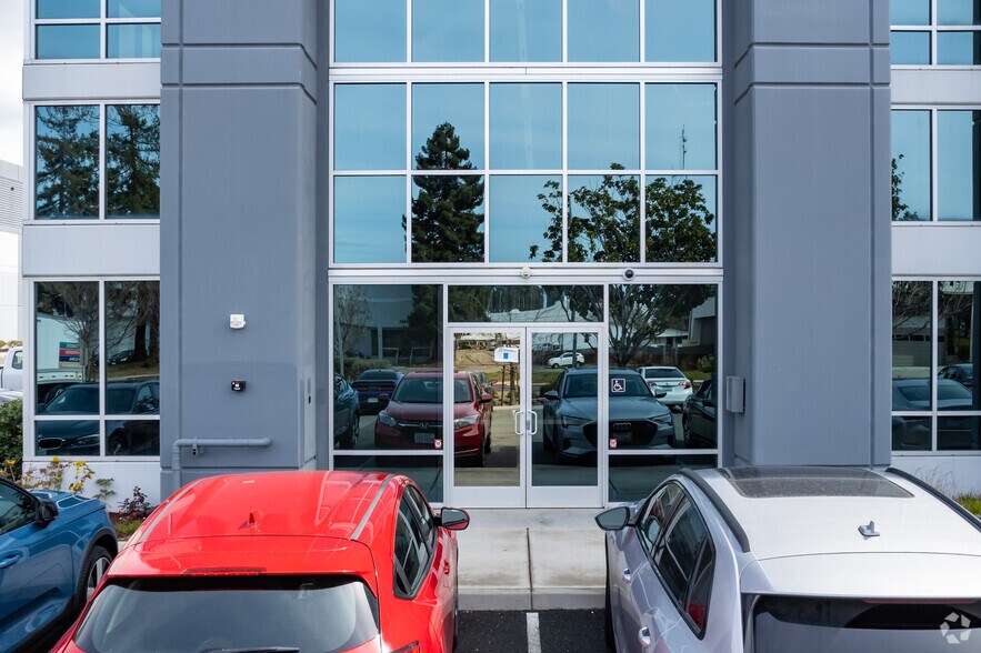 More Photos Of 33498 Central Ave, Union City Warehouse For Lease