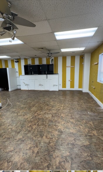 More Photos Of 4719-4731 Stamp Rd, Temple Hills Service For Sale