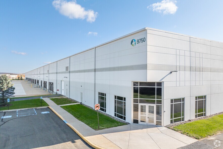 More Photos Of 9750 Commerce Cir, Kutztown Distribution For Lease