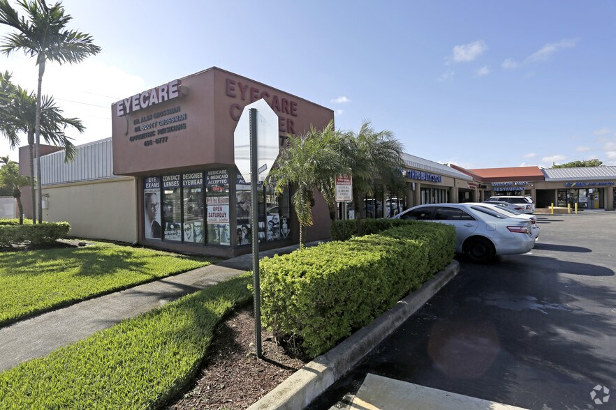 Primary Photo Of 18501-18557 W Dixie Hwy, Miami Storefront For Lease