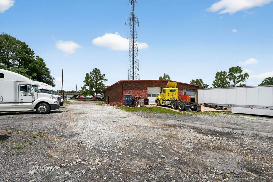 More Photos Of 6522 Landrum Ln, Union City Warehouse For Sale