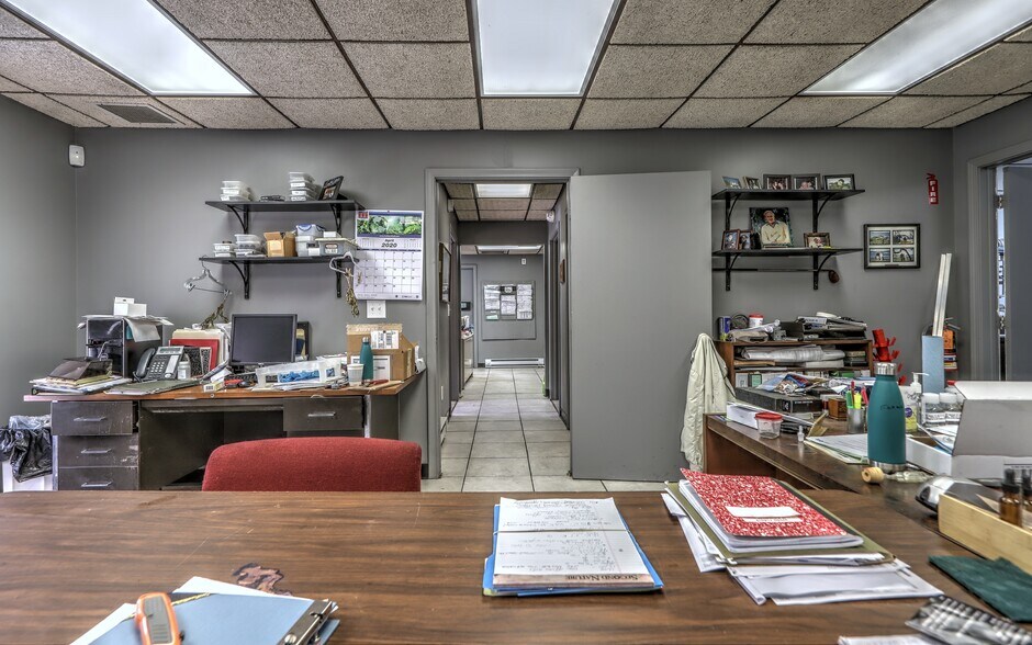 More Photos Of 15 Container Dr, Terryville Manufacturing For Sale