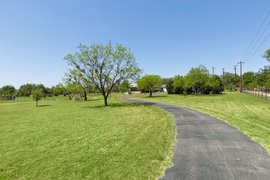 More Photos Of 2301 NE Loop 567, Granbury Land For Sale